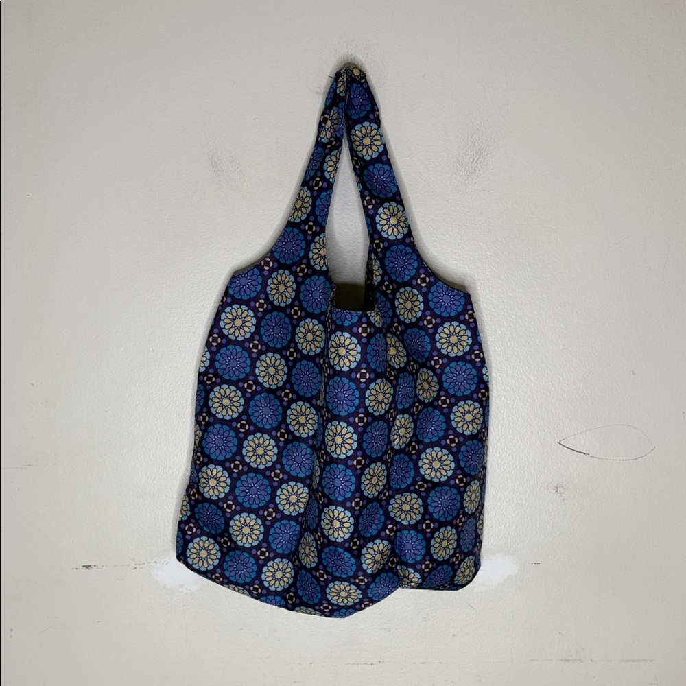 The Metropolitan Museum of Art Packable Reusable Blue Patterned Tote Bag